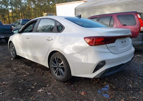 2023 Kia Forte Lxs z USA, uszkodzony, nr VIN 3KPF24AD3PE585977